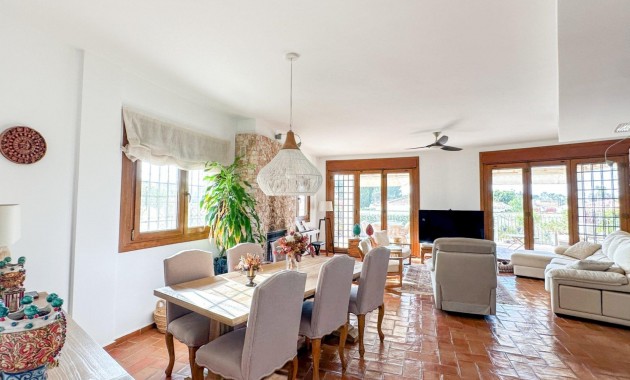 Herverkoop - Villa -
Orihuela Costa - Campoamor