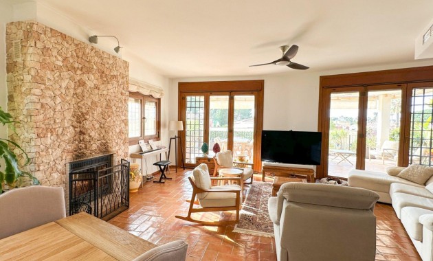 Herverkoop - Villa -
Orihuela Costa - Campoamor