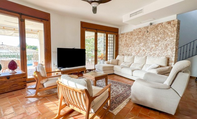 Herverkoop - Villa -
Orihuela Costa - Campoamor