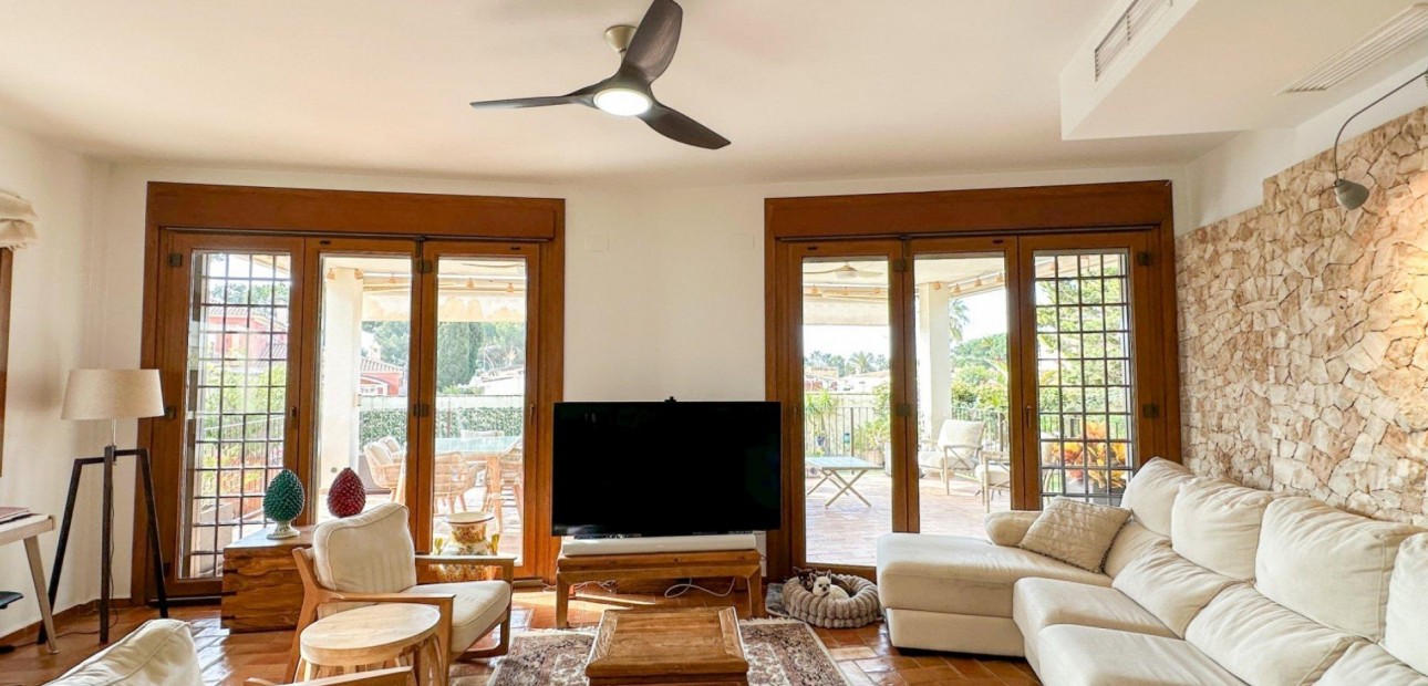 Herverkoop - Villa -
Orihuela Costa - Campoamor