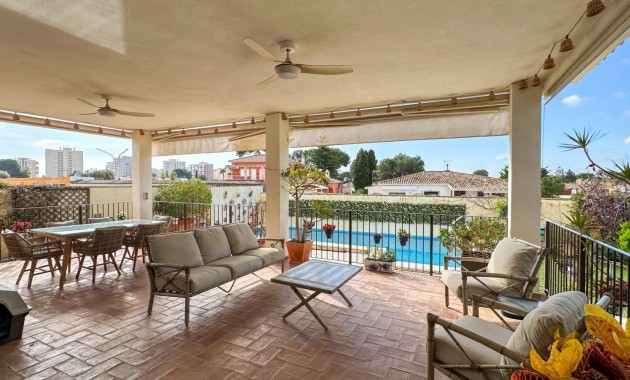 Herverkoop - Villa -
Orihuela Costa - Campoamor