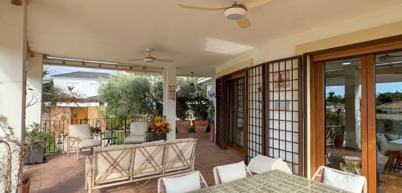 Herverkoop - Villa -
Orihuela Costa - Campoamor