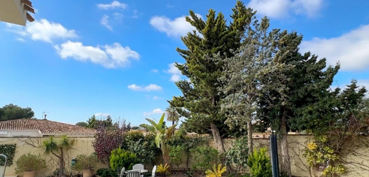 Herverkoop - Villa -
Orihuela Costa - Campoamor