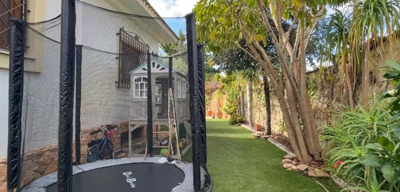 Herverkoop - Villa -
Orihuela Costa - Campoamor