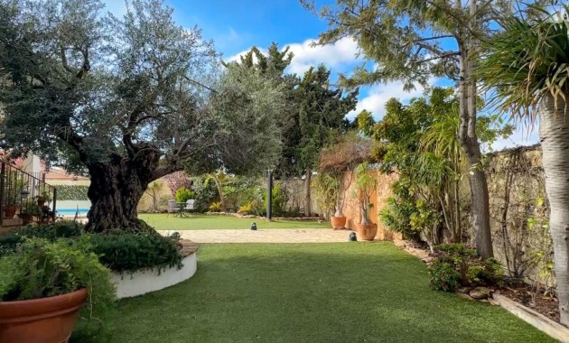 Herverkoop - Villa -
Orihuela Costa - Campoamor