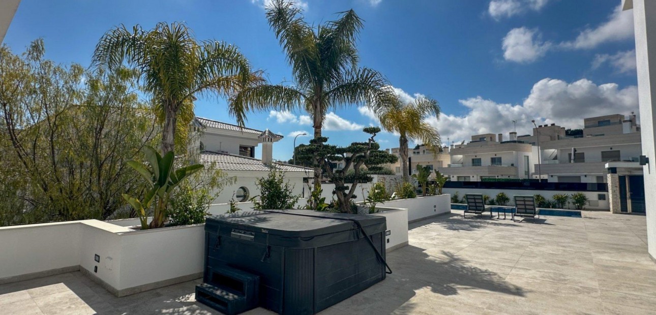 Herverkoop - Villa -
Orihuela Costa - Villamartín-Las Filipinas