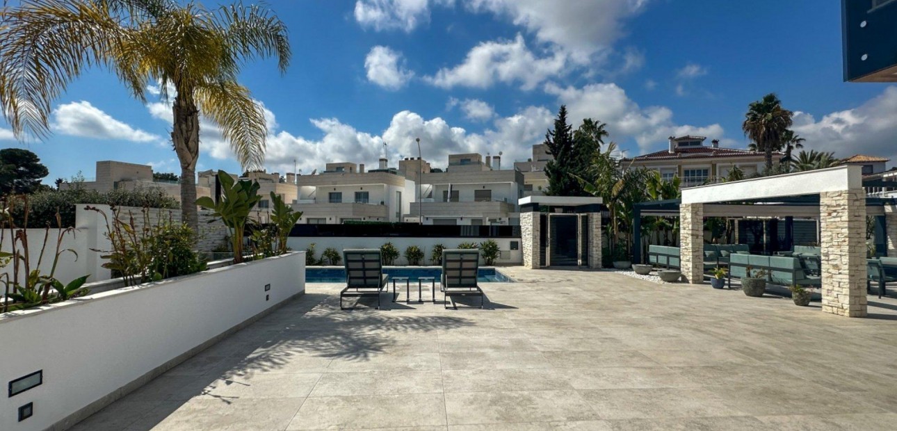 Herverkoop - Villa -
Orihuela Costa - Villamartín-Las Filipinas