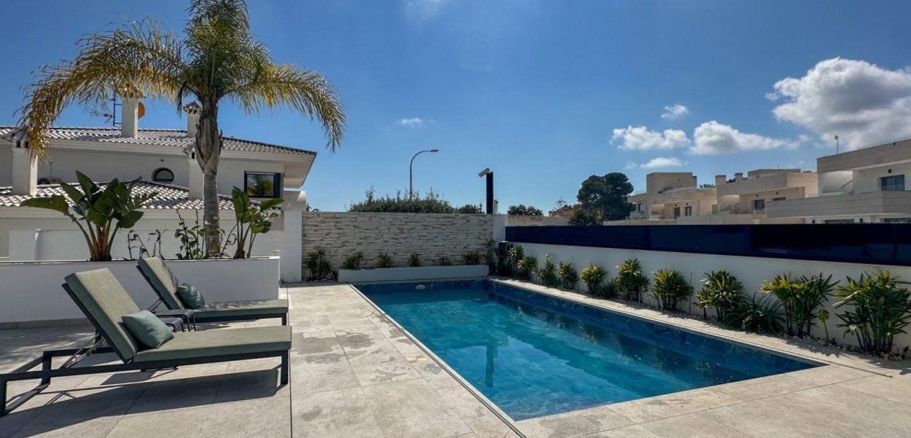 Herverkoop - Villa -
Orihuela Costa - Villamartín-Las Filipinas