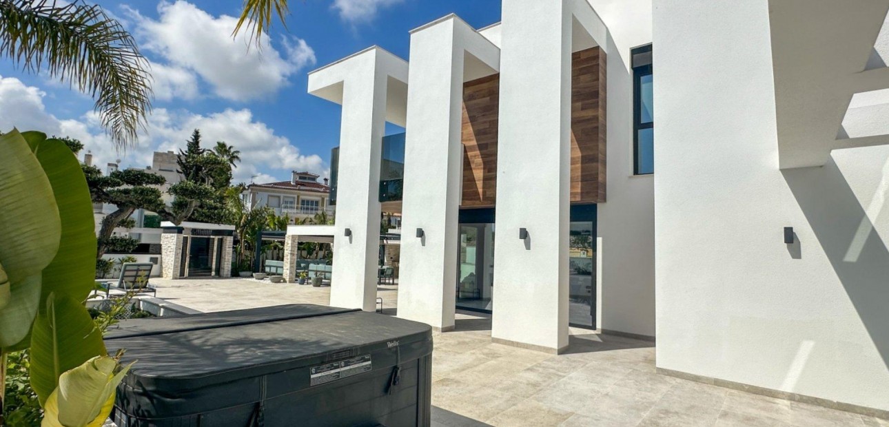 Herverkoop - Villa -
Orihuela Costa - Villamartín-Las Filipinas