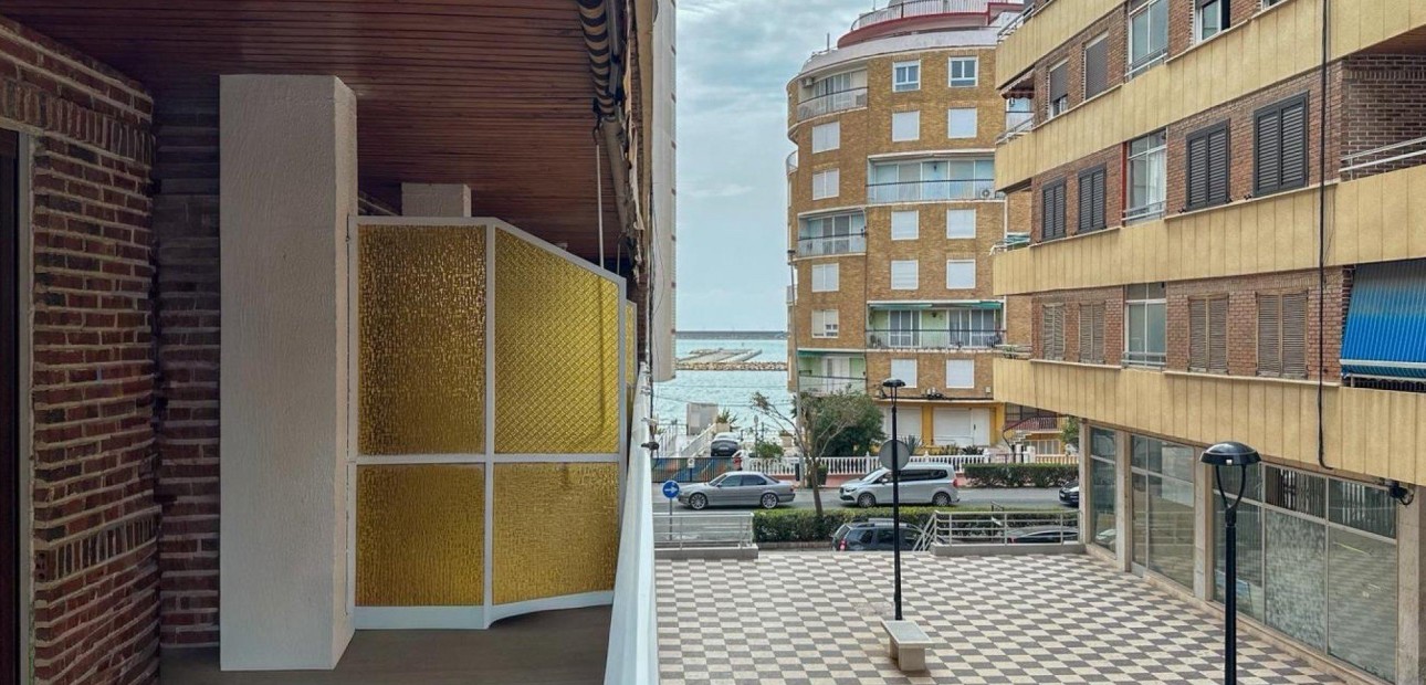 Herverkoop - Appartement / flat -
Torrevieja - Playa de los Naufragos