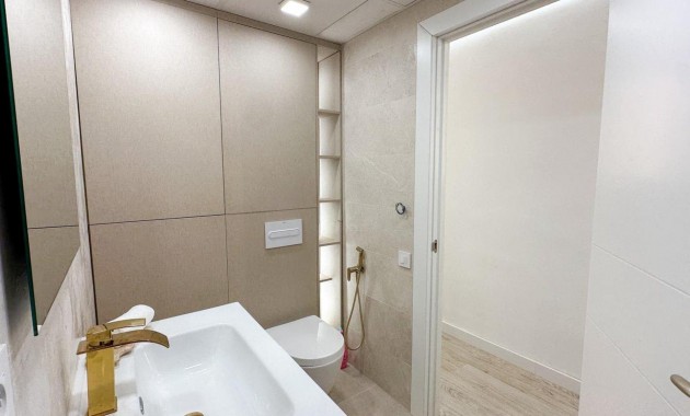 Herverkoop - Appartement / flat -
Torrevieja - Playa de los Naufragos