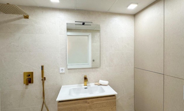 Herverkoop - Appartement / flat -
Torrevieja - Playa de los Naufragos