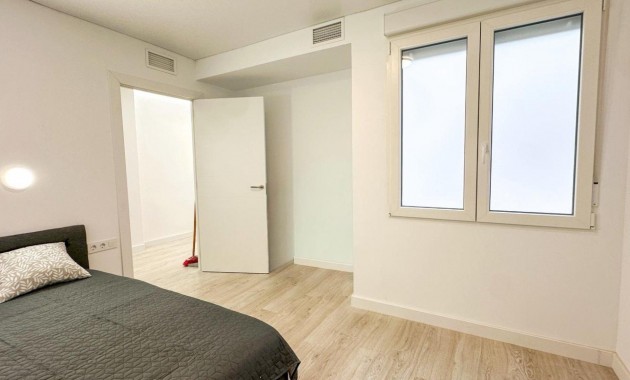 Herverkoop - Appartement / flat -
Torrevieja - Playa de los Naufragos