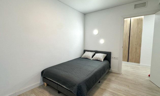 Herverkoop - Appartement / flat -
Torrevieja - Playa de los Naufragos