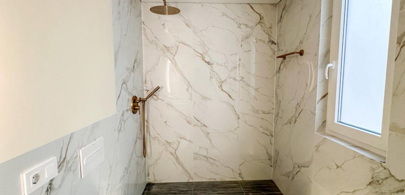 Herverkoop - Appartement / flat -
Torrevieja - Playa de los Naufragos