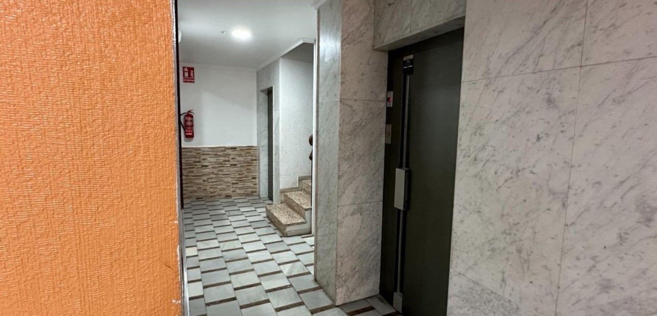 Herverkoop - Appartement / flat -
Torrevieja - Playa de los Naufragos