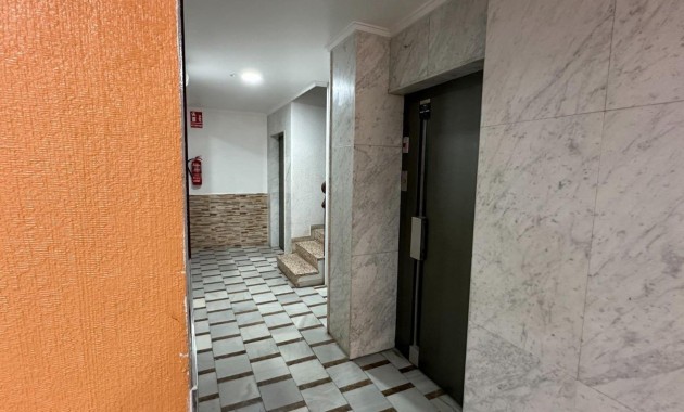 Herverkoop - Appartement / flat -
Torrevieja - Playa de los Naufragos