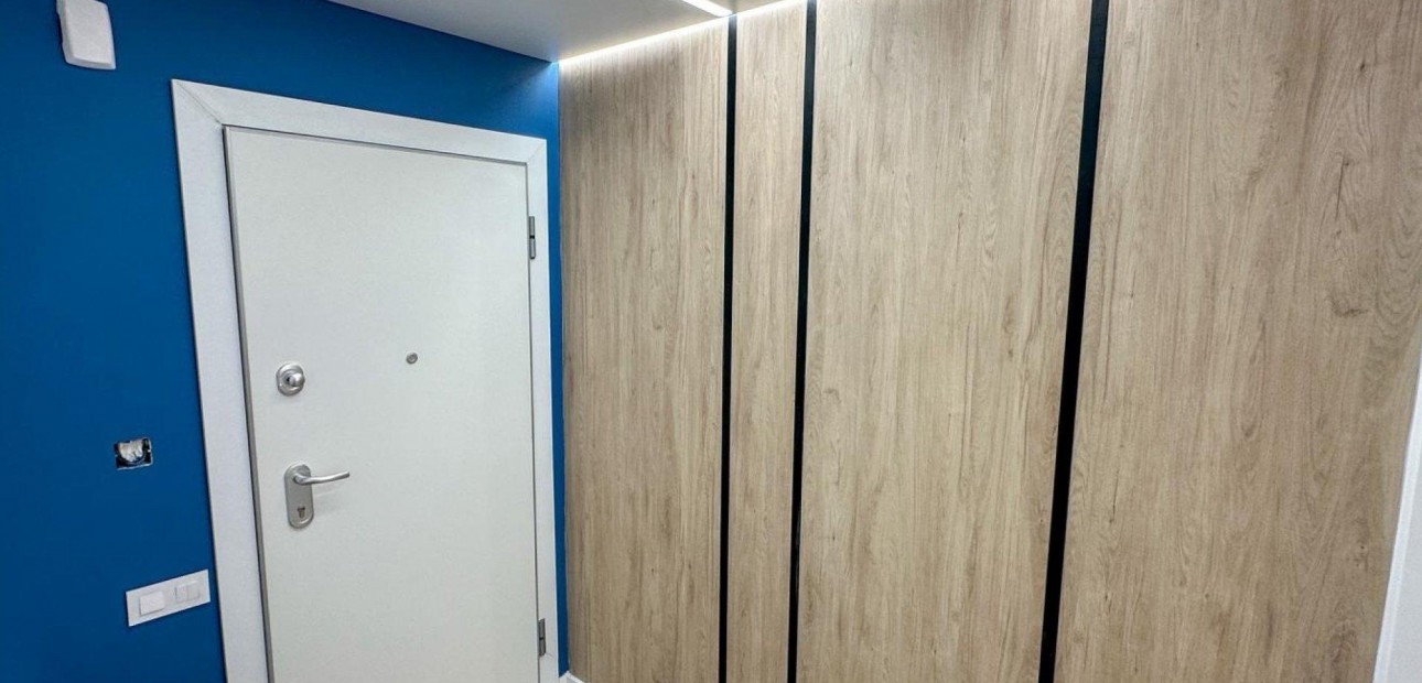 Herverkoop - Appartement / flat -
Torrevieja - Playa de los Naufragos