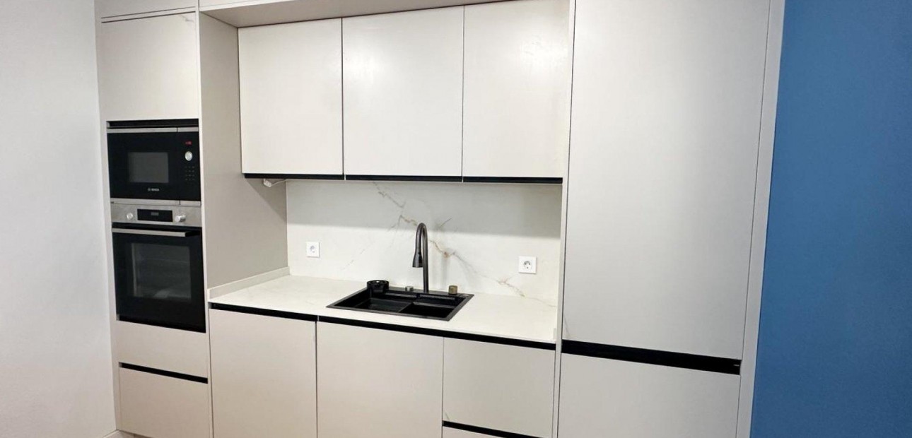 Herverkoop - Appartement / flat -
Torrevieja - Playa de los Naufragos