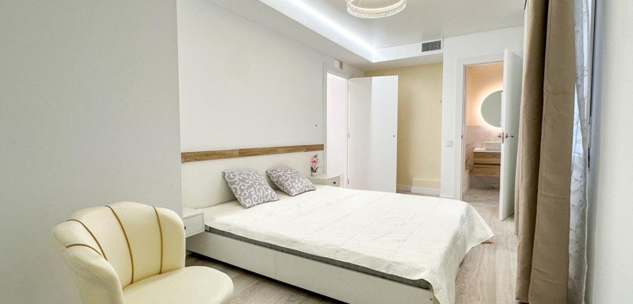 Herverkoop - Appartement / flat -
Torrevieja - Playa de los Naufragos