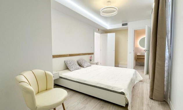 Herverkoop - Appartement / flat -
Torrevieja - Playa de los Naufragos