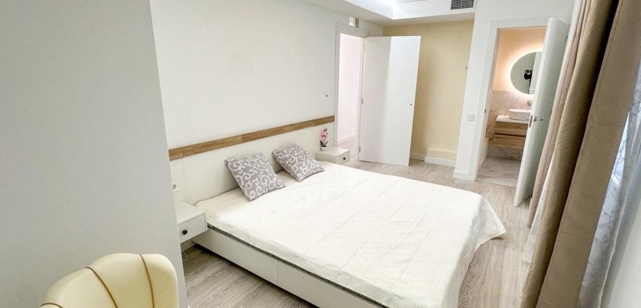 Herverkoop - Appartement / flat -
Torrevieja - Playa de los Naufragos