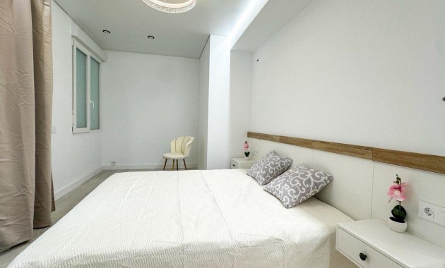 Herverkoop - Appartement / flat -
Torrevieja - Playa de los Naufragos