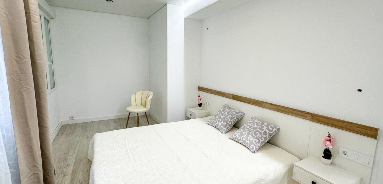 Herverkoop - Appartement / flat -
Torrevieja - Playa de los Naufragos