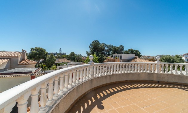 Herverkoop - Villa -
Orihuela Costa - La Zenia