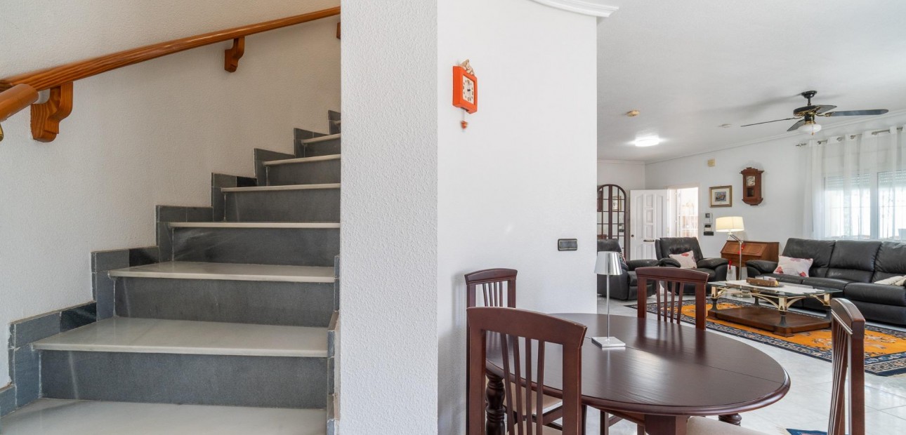 Herverkoop - Villa -
Orihuela Costa - La Zenia