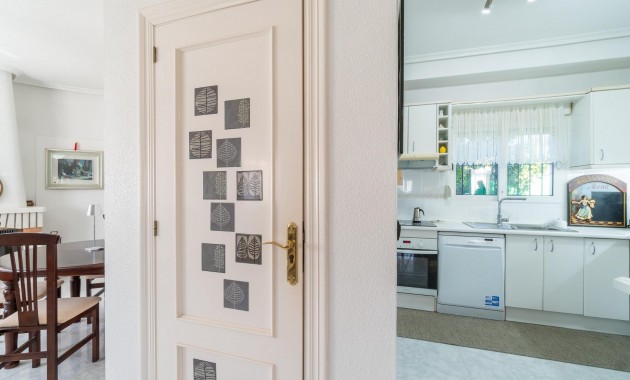 Herverkoop - Villa -
Orihuela Costa - La Zenia