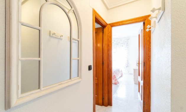 Herverkoop - Villa -
Orihuela Costa - La Zenia