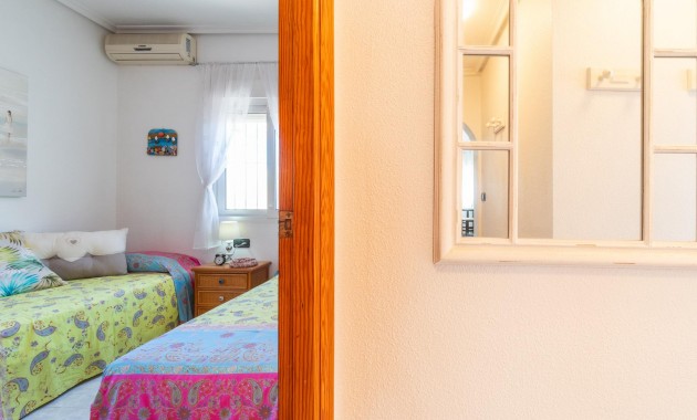 Herverkoop - Villa -
Orihuela Costa - La Zenia