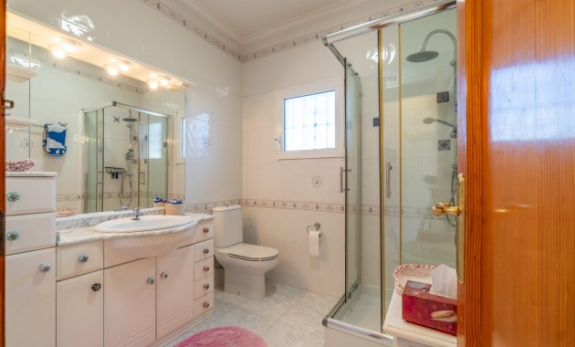 Herverkoop - Villa -
Orihuela Costa - La Zenia