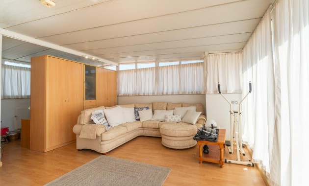 Herverkoop - Villa -
Orihuela Costa - La Zenia