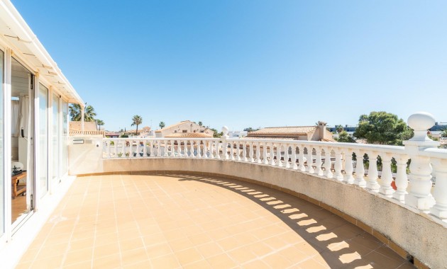 Herverkoop - Villa -
Orihuela Costa - La Zenia