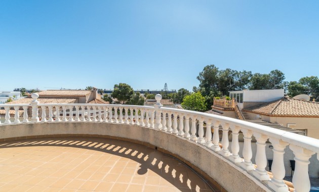 Herverkoop - Villa -
Orihuela Costa - La Zenia