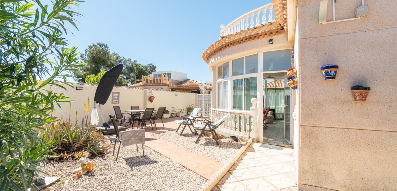 Herverkoop - Villa -
Orihuela Costa - La Zenia