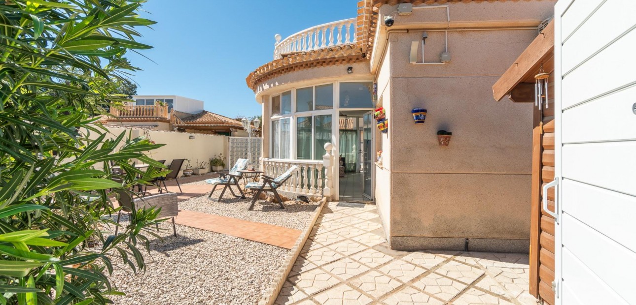 Herverkoop - Villa -
Orihuela Costa - La Zenia