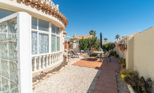 Herverkoop - Villa -
Orihuela Costa - La Zenia