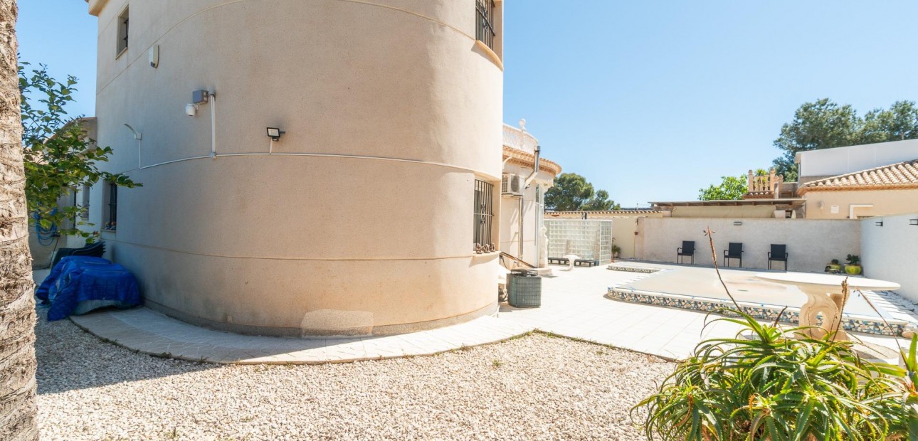 Herverkoop - Villa -
Orihuela Costa - La Zenia