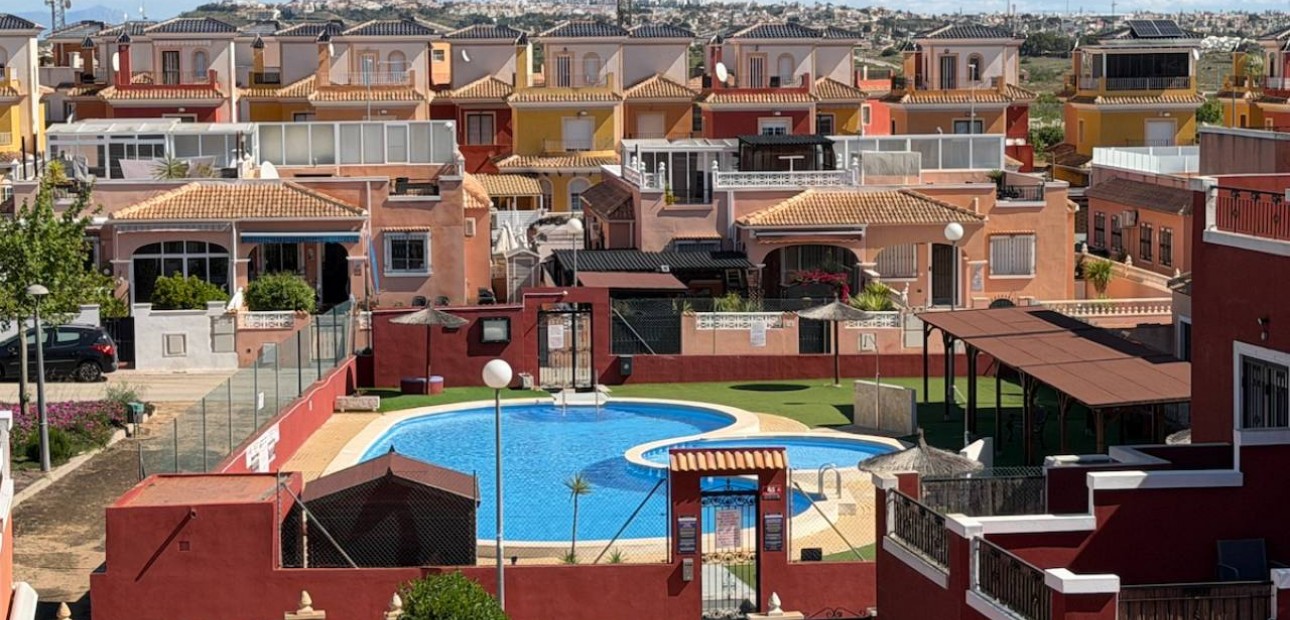 Herverkoop - Appartement / flat -
Los Montesinos - La herrada