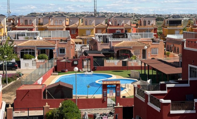 Herverkoop - Appartement / flat -
Los Montesinos - La herrada