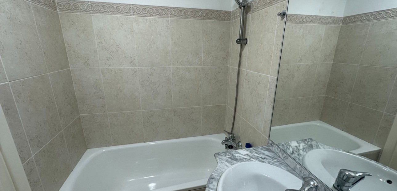 Sale - Apartment / flat -
Jacarilla