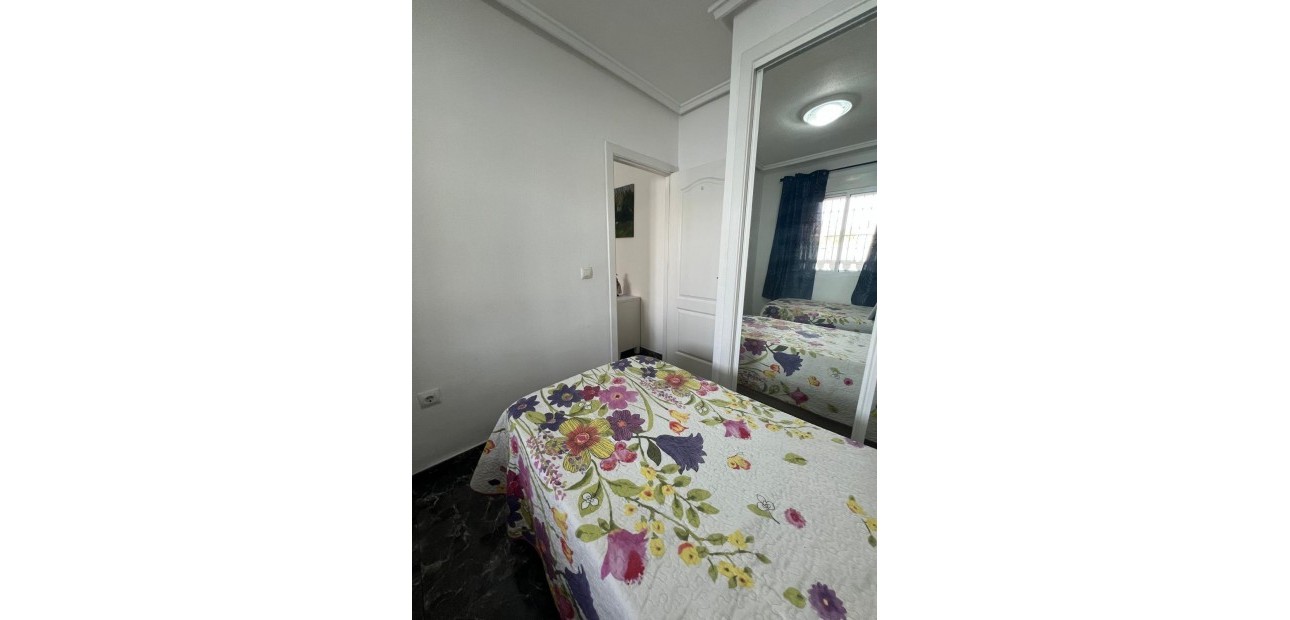 Sale - Apartment / flat -
Torrevieja - torrevieja