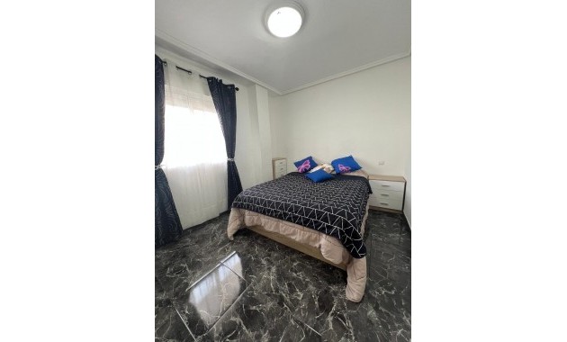 Sale - Apartment / flat -
Torrevieja - torrevieja