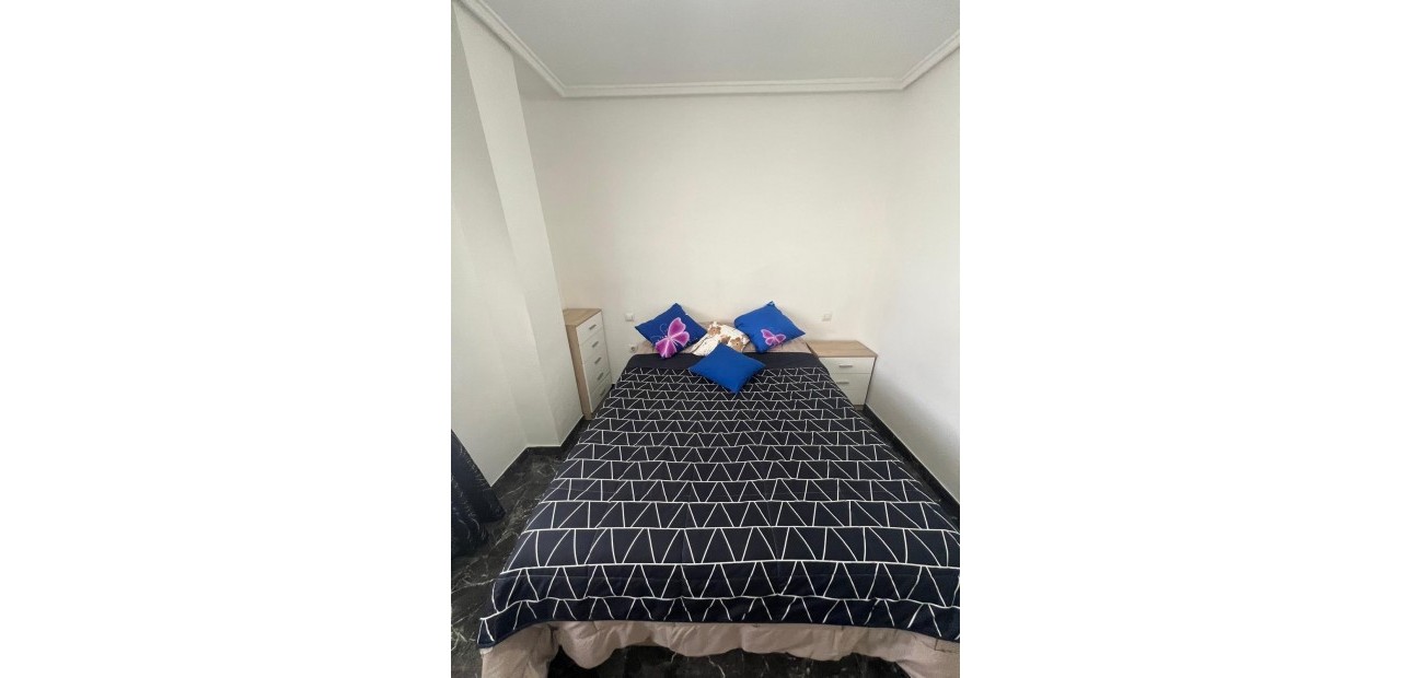 Sale - Apartment / flat -
Torrevieja - torrevieja