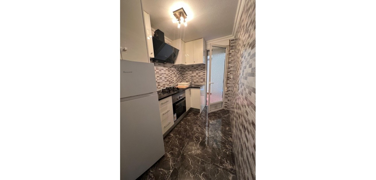 Sale - Apartment / flat -
Torrevieja - torrevieja