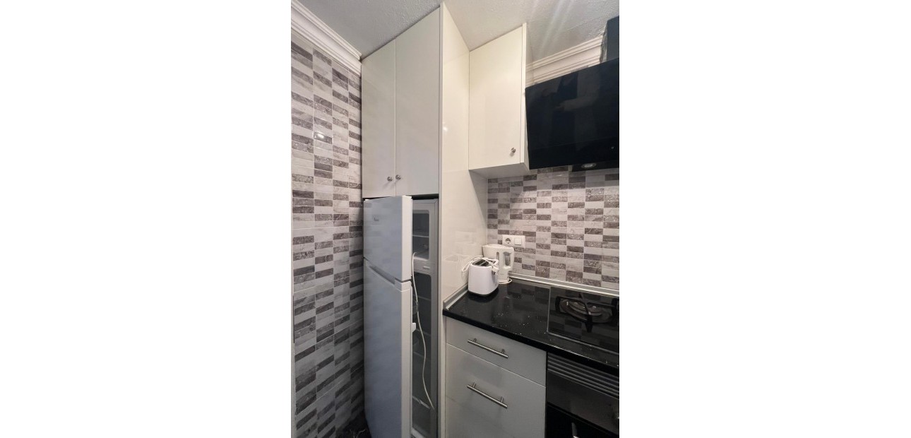 Sale - Apartment / flat -
Torrevieja - torrevieja