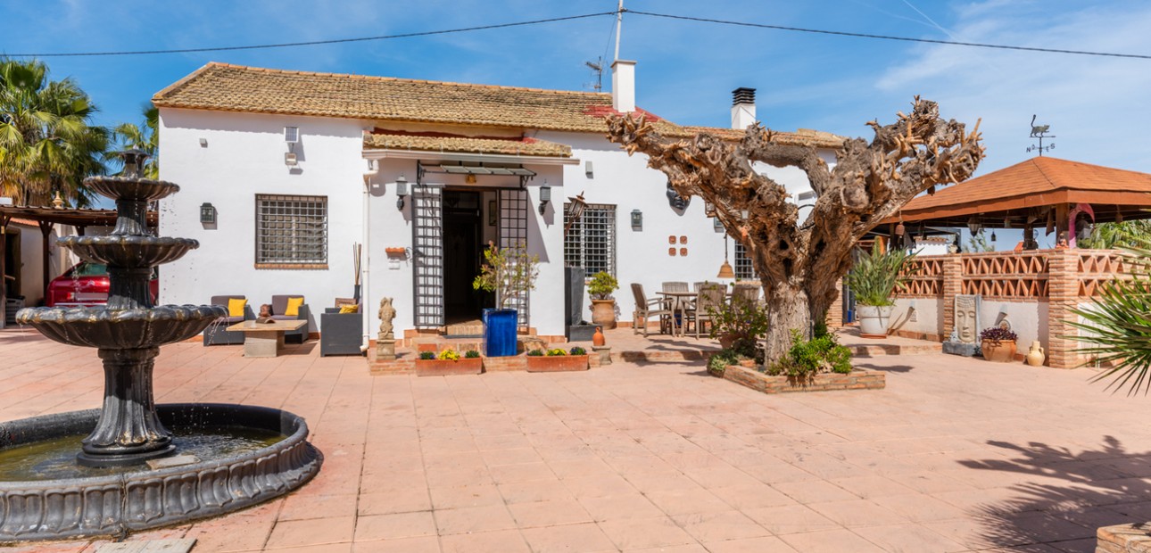 Herverkoop - Country Property -
Daya Nueva - Daya Nueva - Country